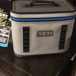 Yeti hopper flip 18